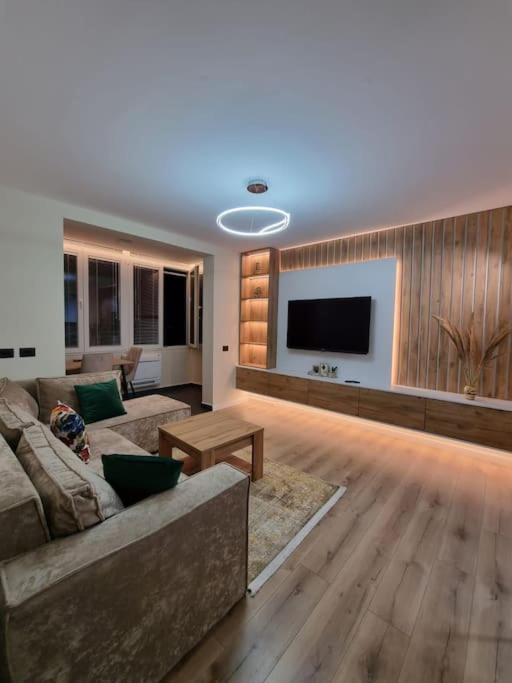 Peace And Love Luxury Apartment In Center, New Bazaar 2 Tirana Exterior foto